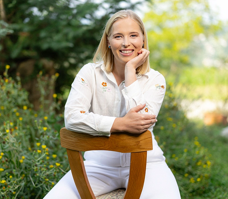 Mlada prevzemnica tradiciji dodaja svoje poglavje